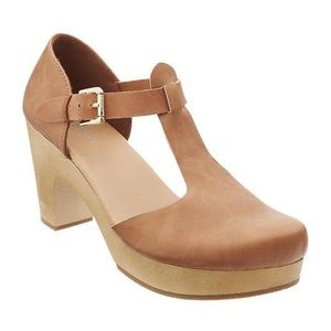 Old Navy T-Strap Clogs